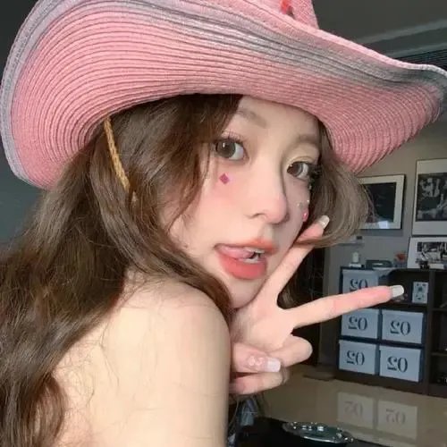 墙里的女人